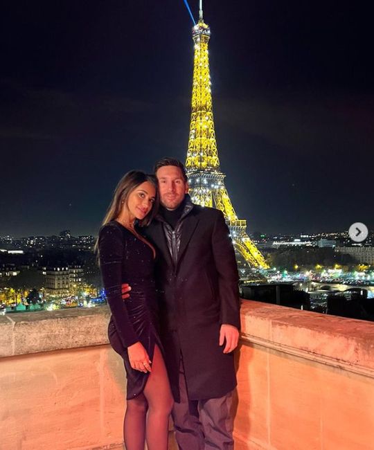 Leo Messi y Antonella Roccuzzo nos sorprenden con su romántica noche en París ❤️️ 1