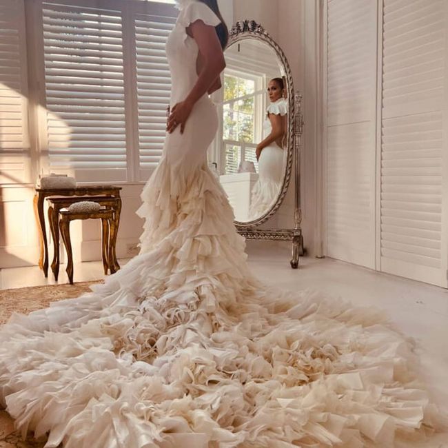Jennifer Lopez lució estos 3 vestidos de novia diseñados por Ralph Lauren en su boda con Ben Affleck 5