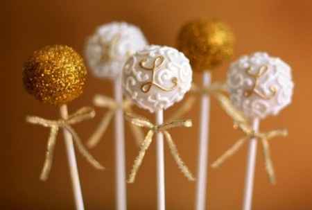 cake pops dorados