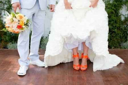 Casamiento en naranja y blanco