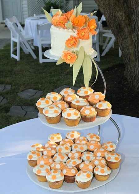 Casamiento en naranja y blanco