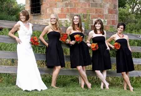 Casamiento en blanco, negro y naranja