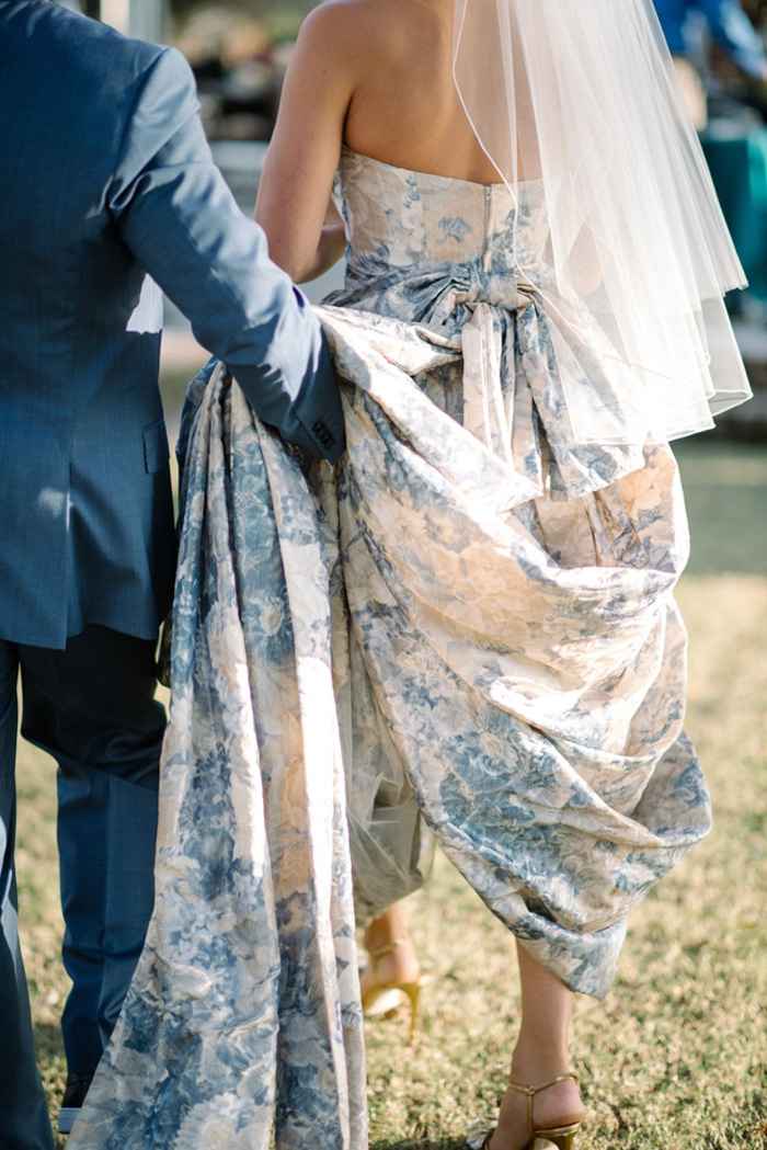 Novia con vestido azul