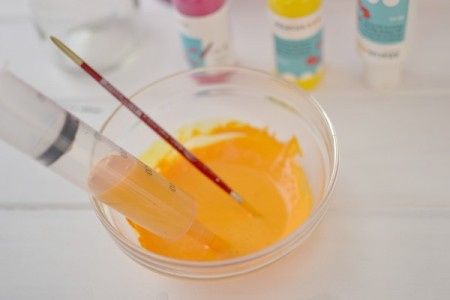 jarrones con botellas pintadas