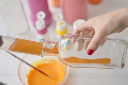 jarrones con botellas pintadas