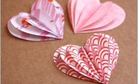 Guirnalda de corazones de papel