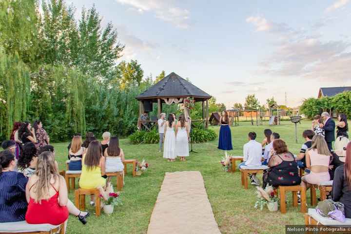 Mirá la original, divertida y emotiva entrada al altar de estas novias💣😍 - 3