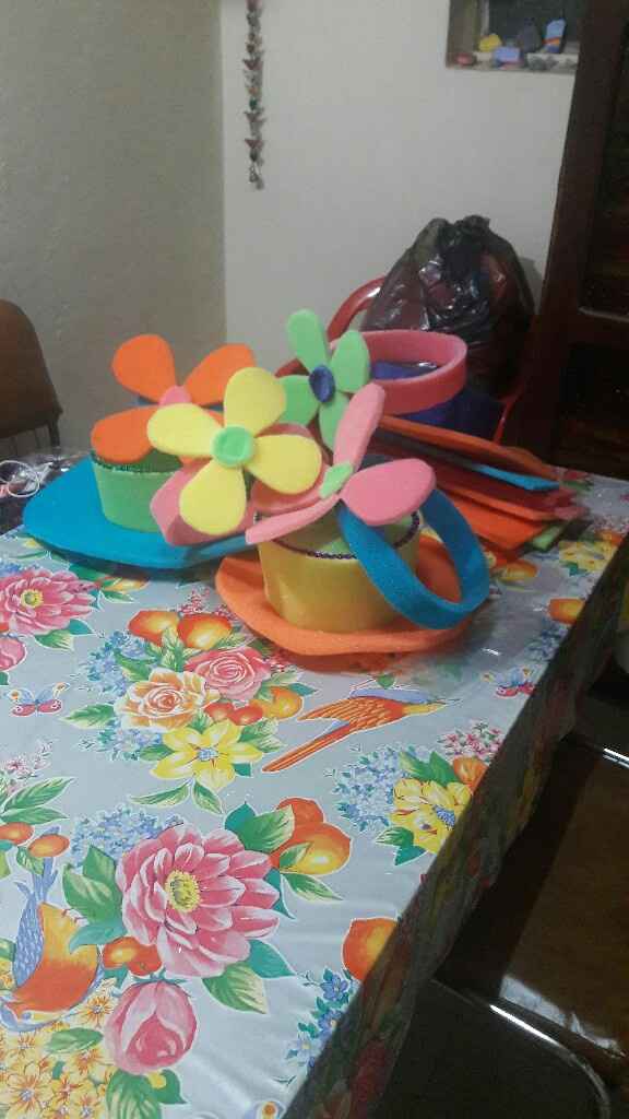 Gorros de goma espuma - 2
