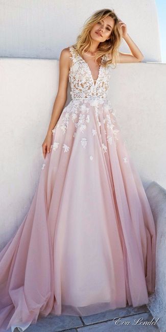 5 questions about your dress: White or colored? 1