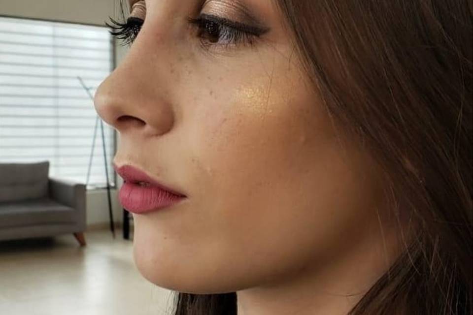Camila Gangoni Makeup