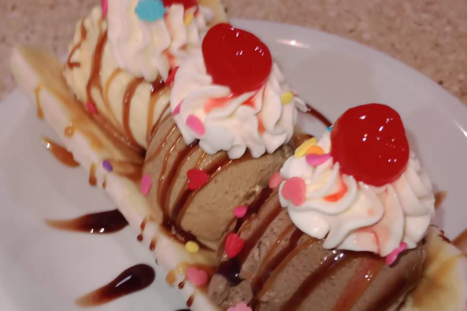 Postre banana split