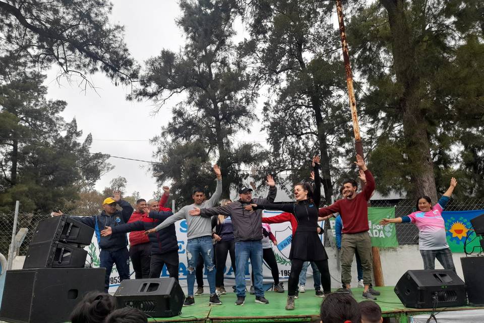 Bailando con los invitados