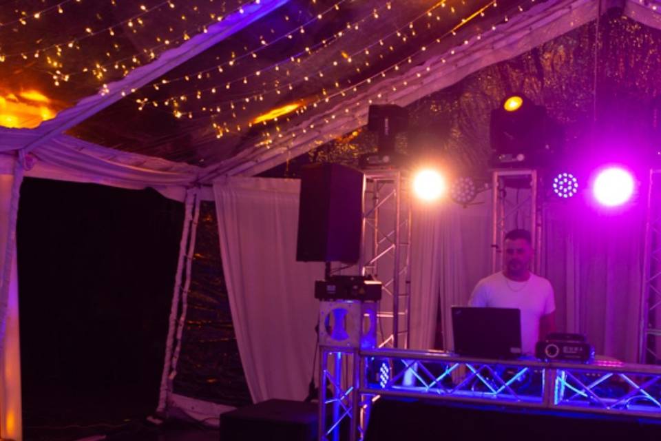 Dj truss carpa cristal