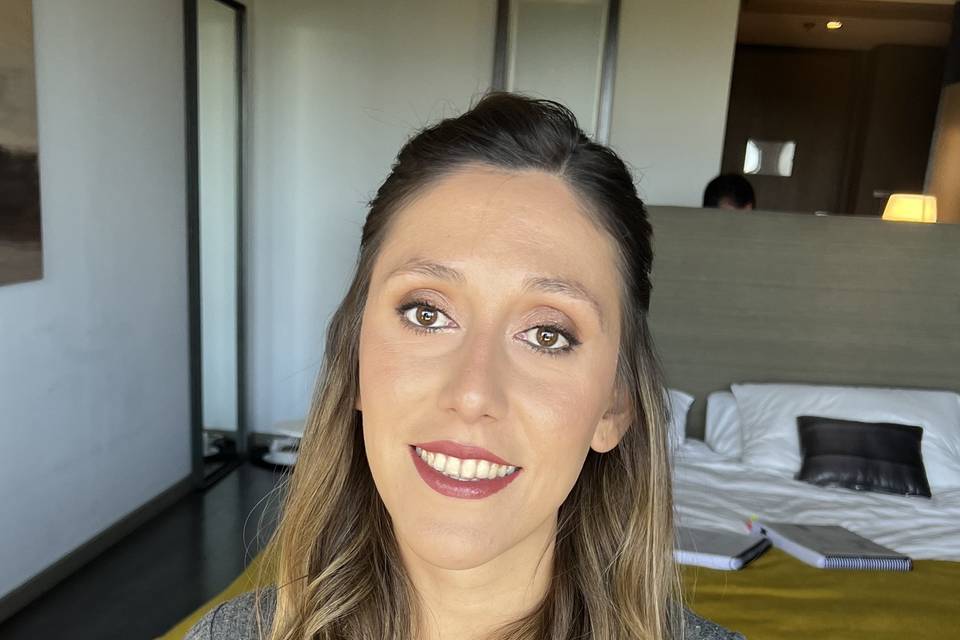 Fer maquillaje