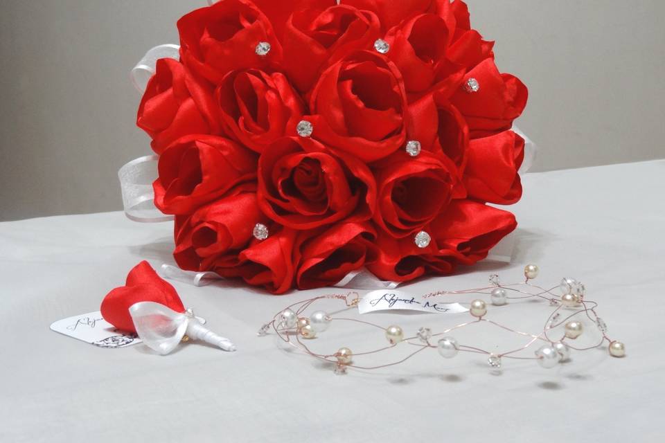 Bouquet rositas con pin strass