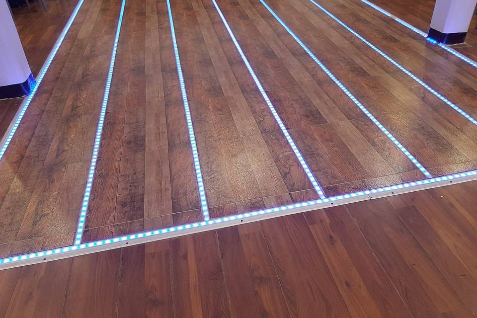 Piso de parquet con leds