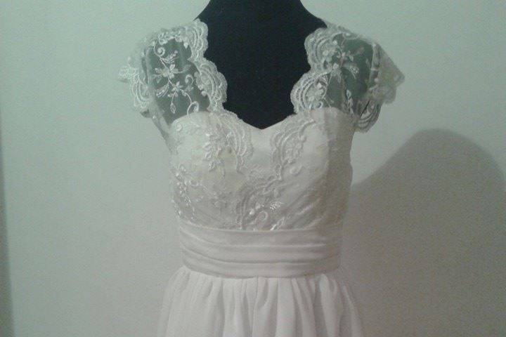 Vestido corto manteca