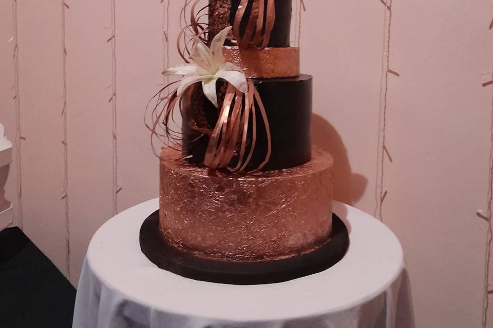 Modern cake