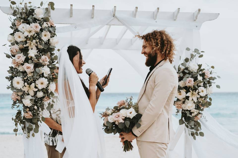 T & T Boda Cancún