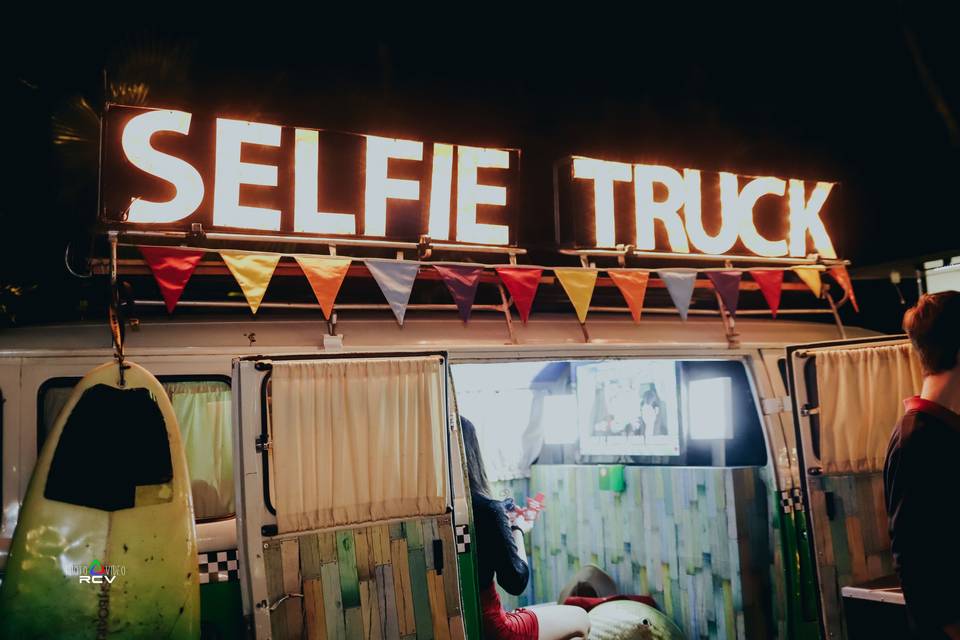 Selfie Truck