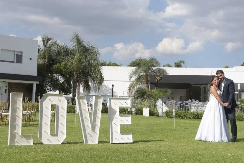 Novios felices