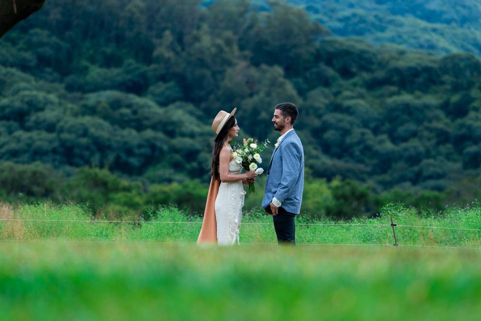 Pareja con vista a los Andes