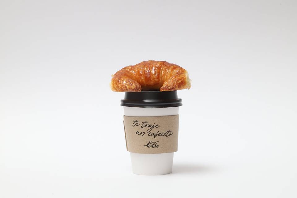 Cafe y Medialuna para llevar