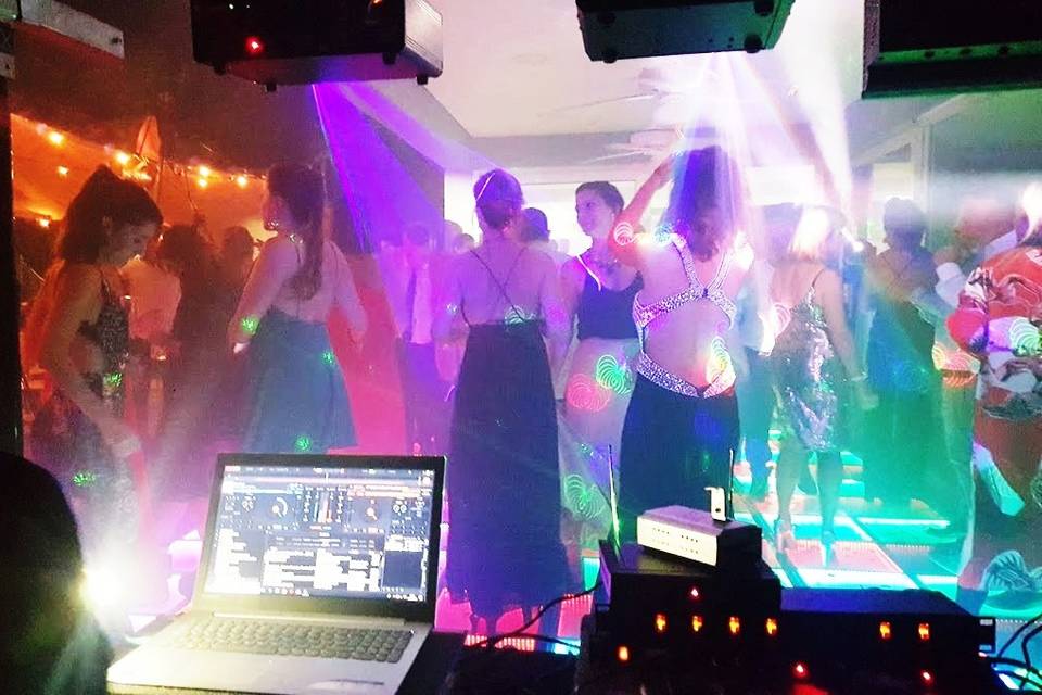 DJ, sonido y luces