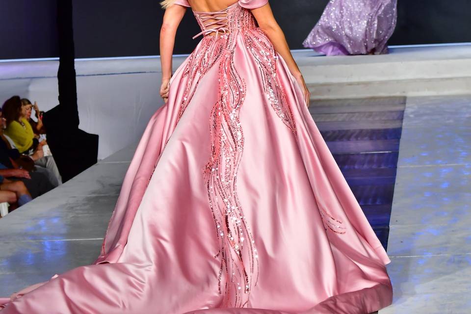 Vestido con cola