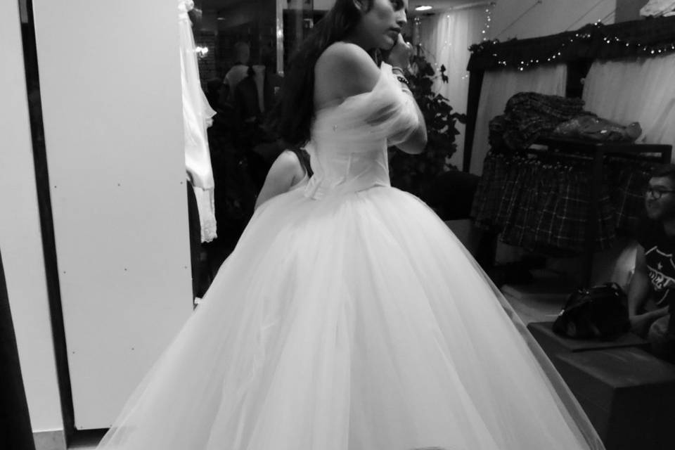 Vestido de novia con velo