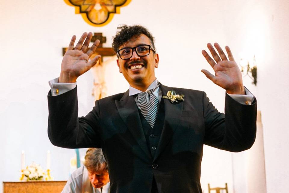Novios en el altar