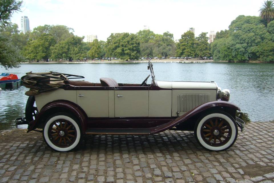 Plymouth 1928