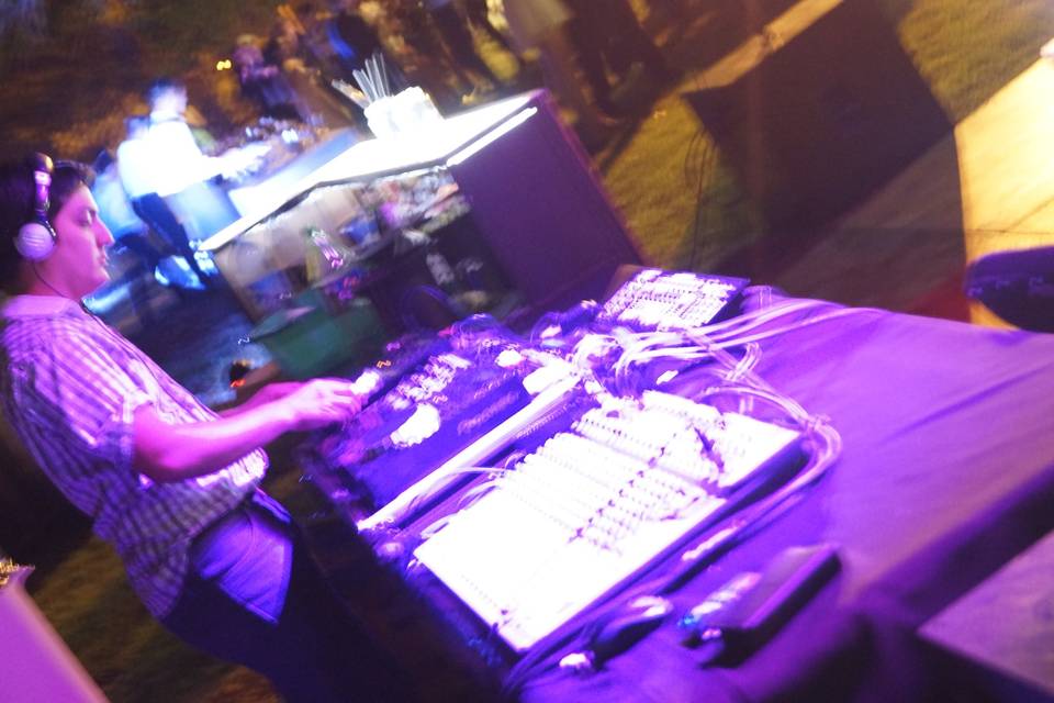 DJ Roberto Amaya