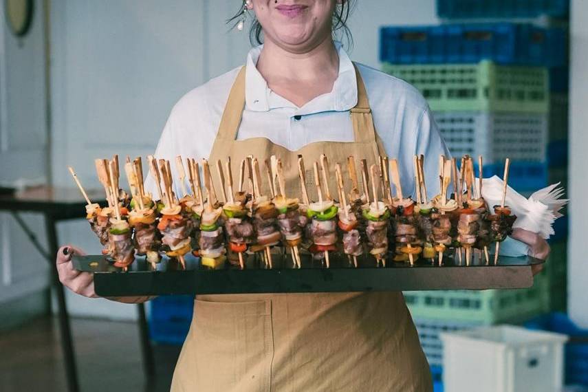 Pinchos de carne y vegetales