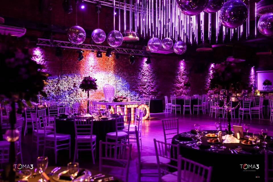 Adornos y mobiliario para eventos nupciales