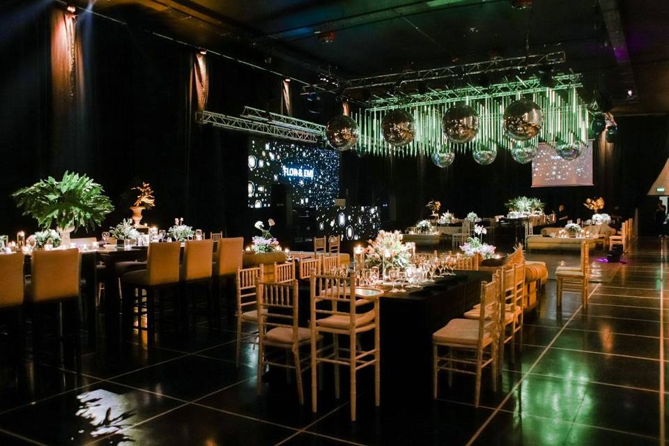 Adornos y mobiliario para eventos nupciales