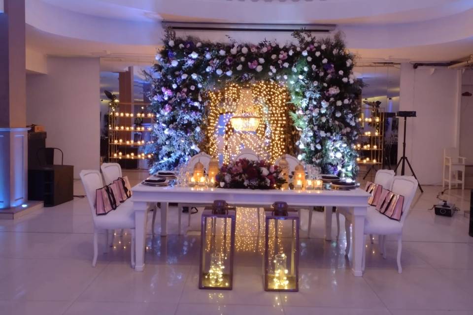 Adornos y mobiliario para eventos nupciales