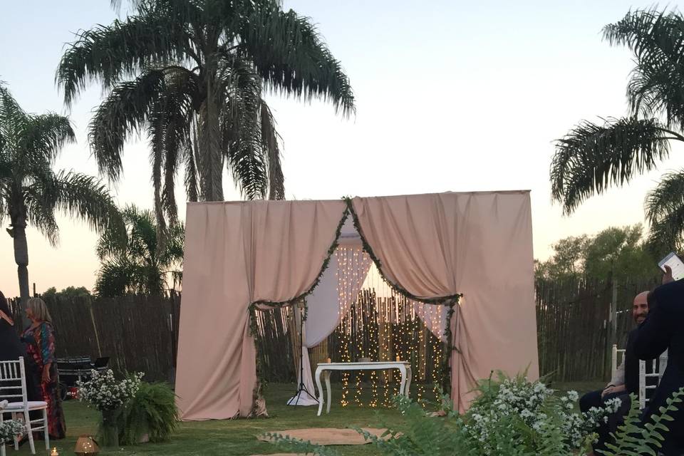 Adornos y mobiliario para eventos nupciales