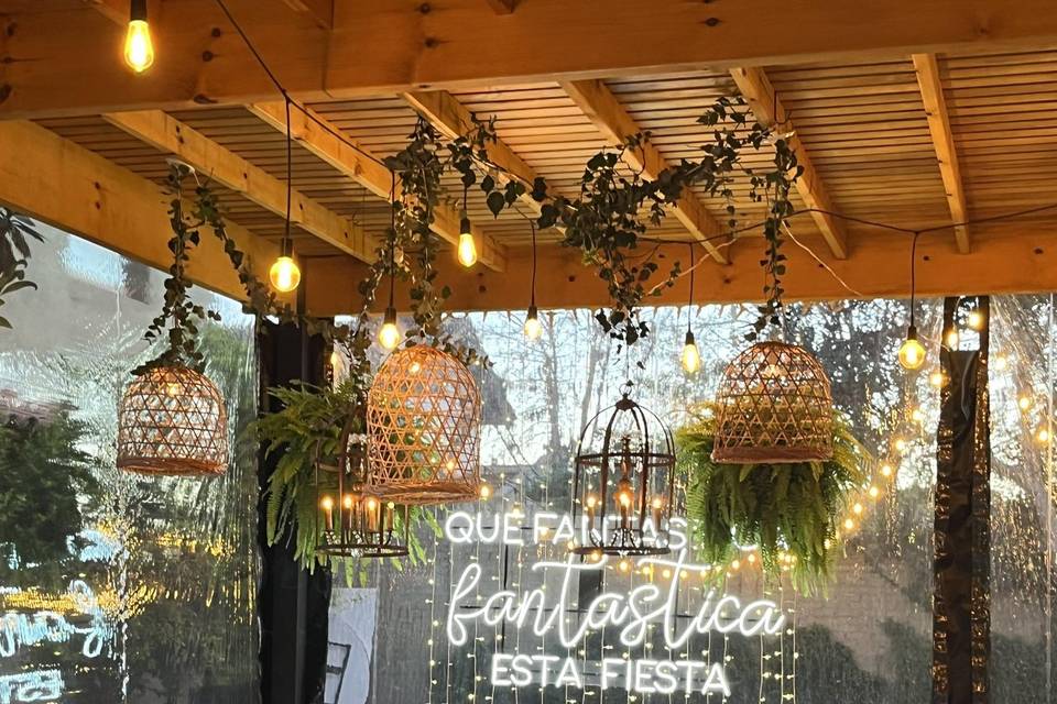 Adornos y mobiliario para eventos nupciales