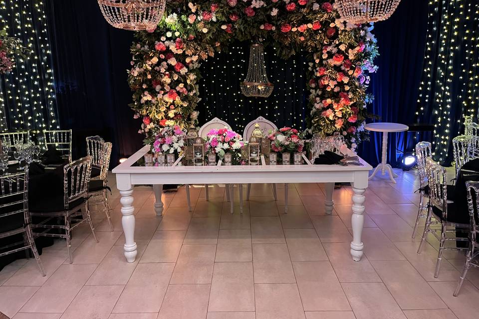 Adornos y mobiliario para eventos nupciales