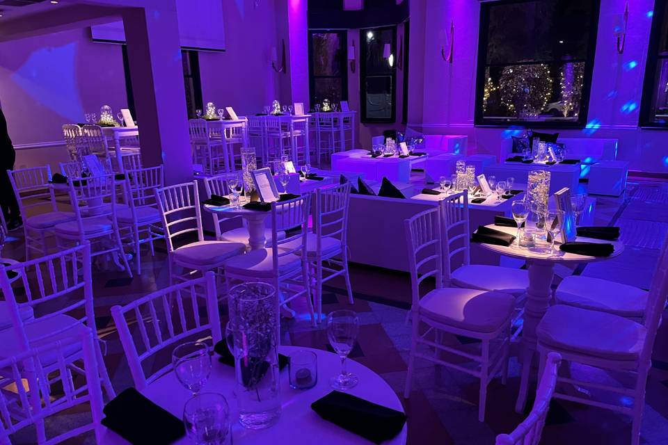 Adornos y mobiliario para eventos nupciales