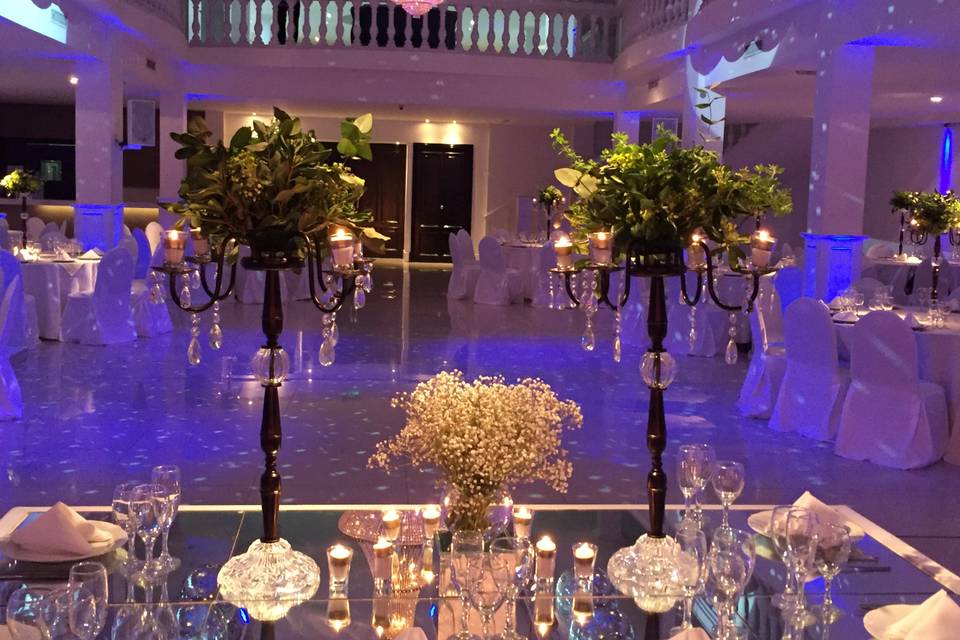 Adornos y mobiliario para eventos nupciales