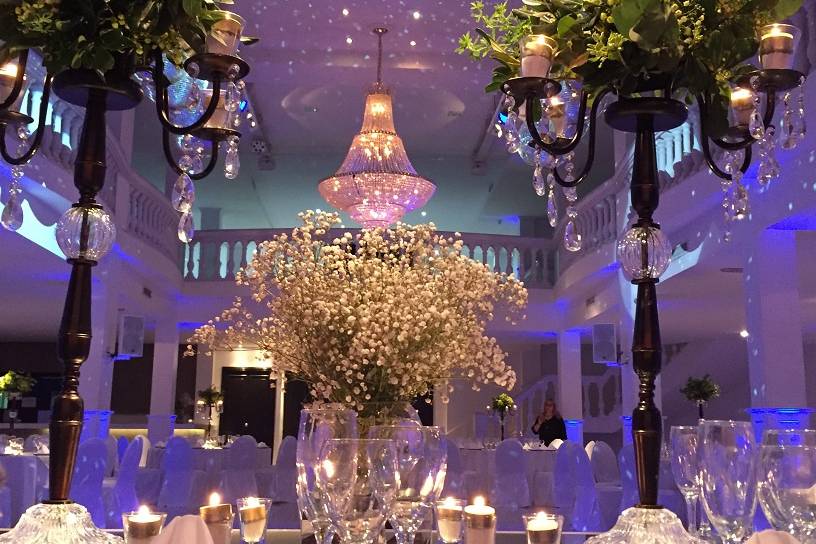 Adornos y mobiliario para eventos nupciales