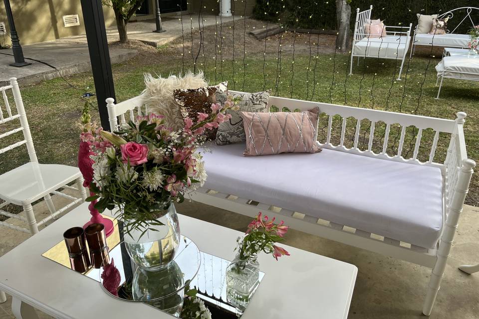 Adornos y mobiliario para eventos nupciales