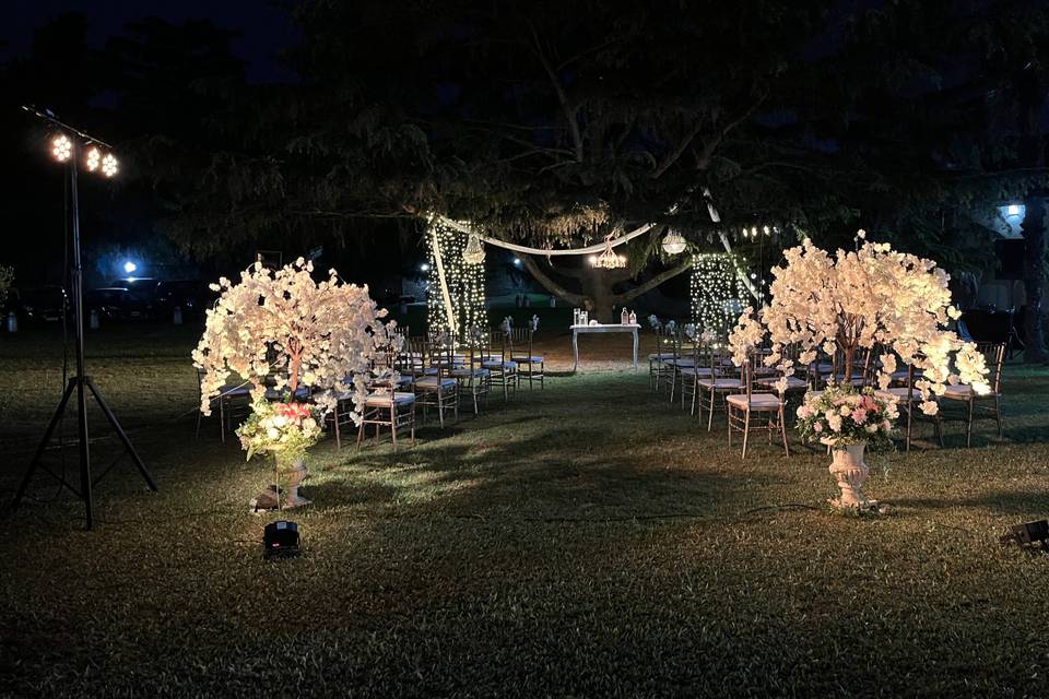 Adornos y mobiliario para eventos nupciales