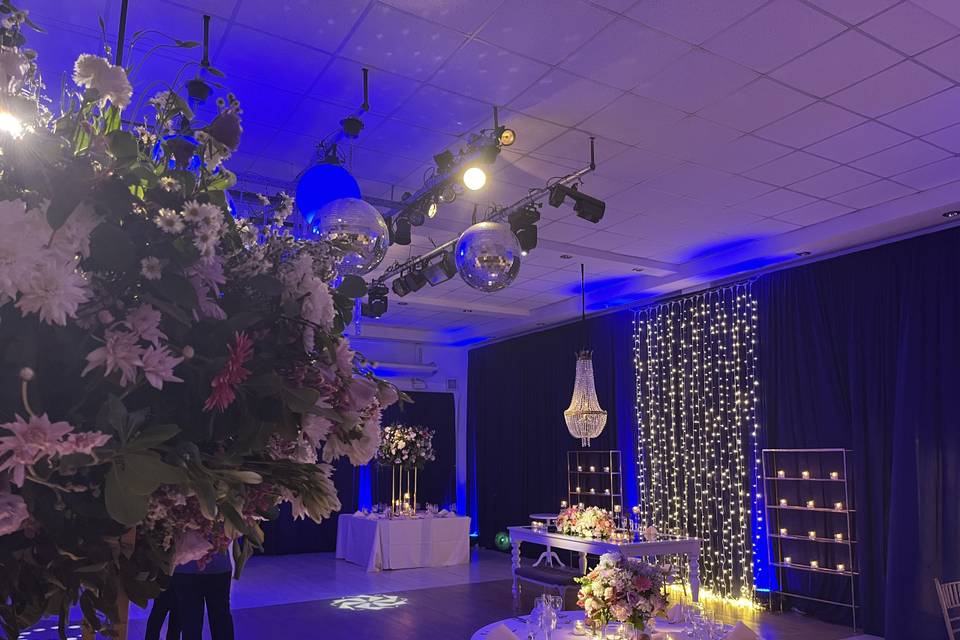 Adornos y mobiliario para eventos nupciales