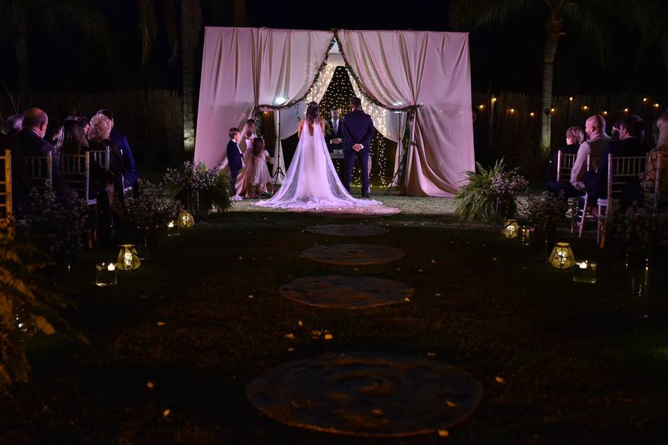 Adornos y mobiliario para eventos nupciales