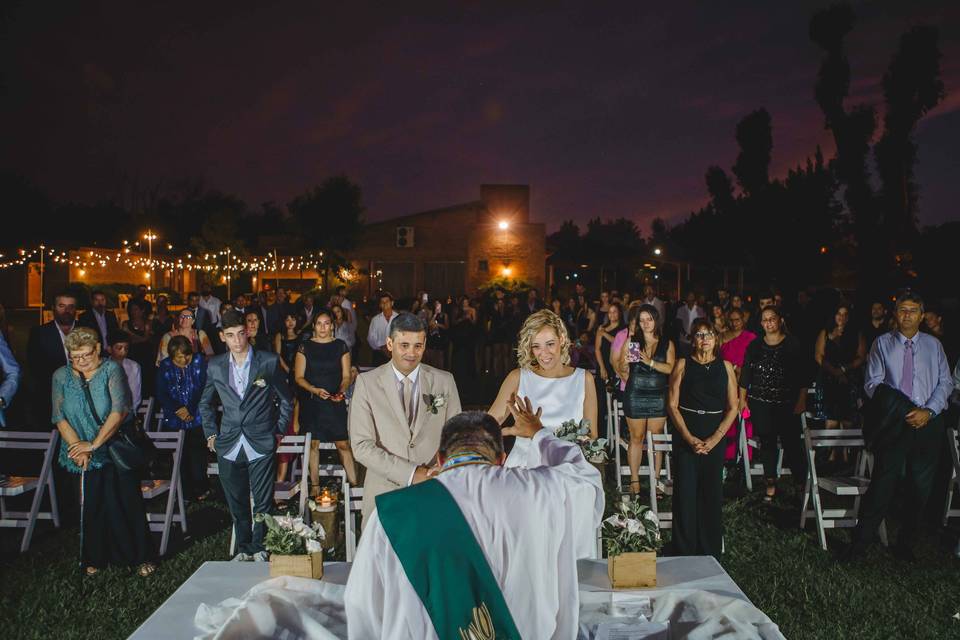 Fotos de parejas hacia el altar