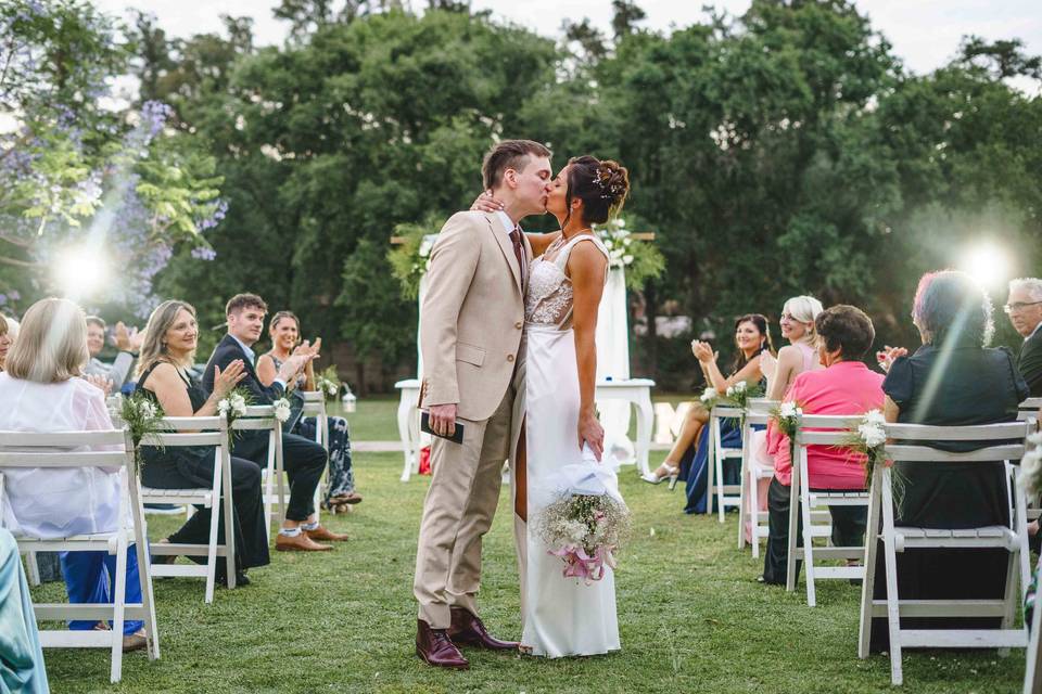 Fotos de parejas hacia el altar