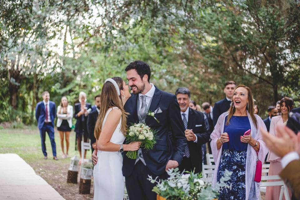 Fotos de parejas hacia el altar